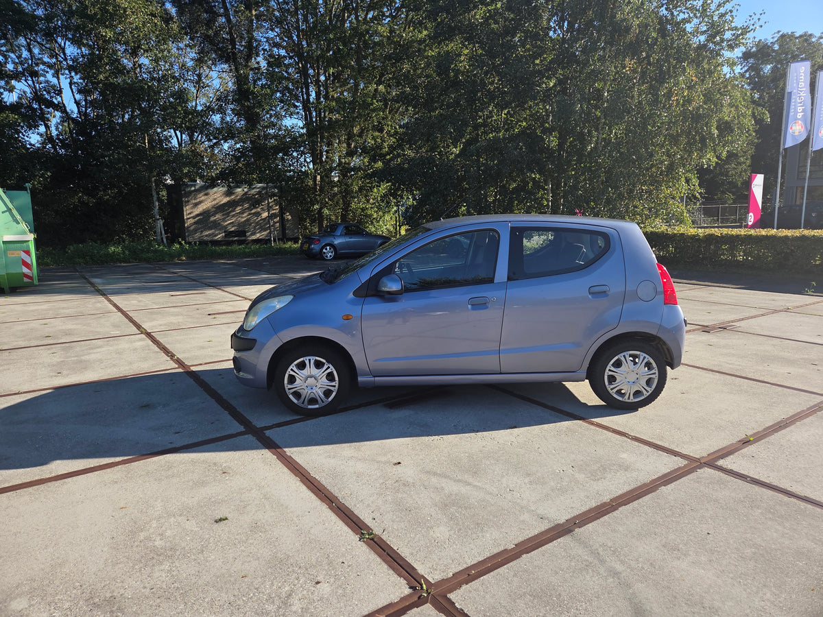 Nissan Pixo