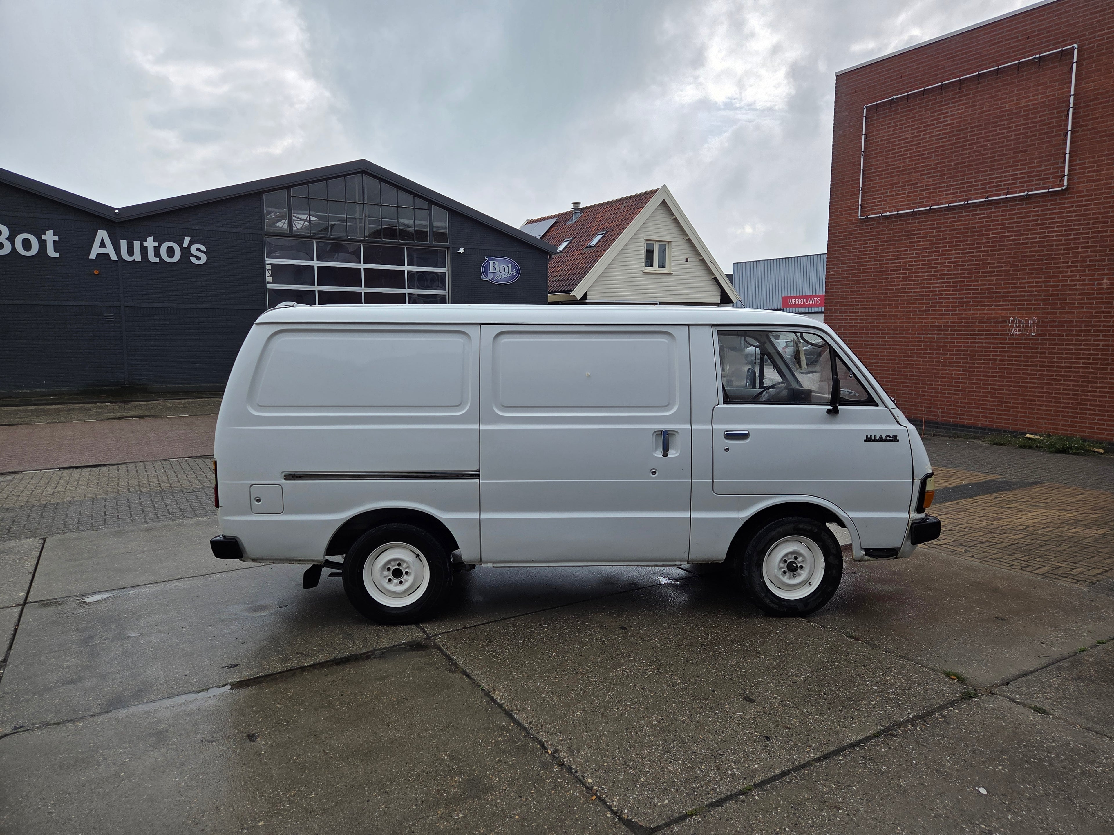 Toyota Hiace