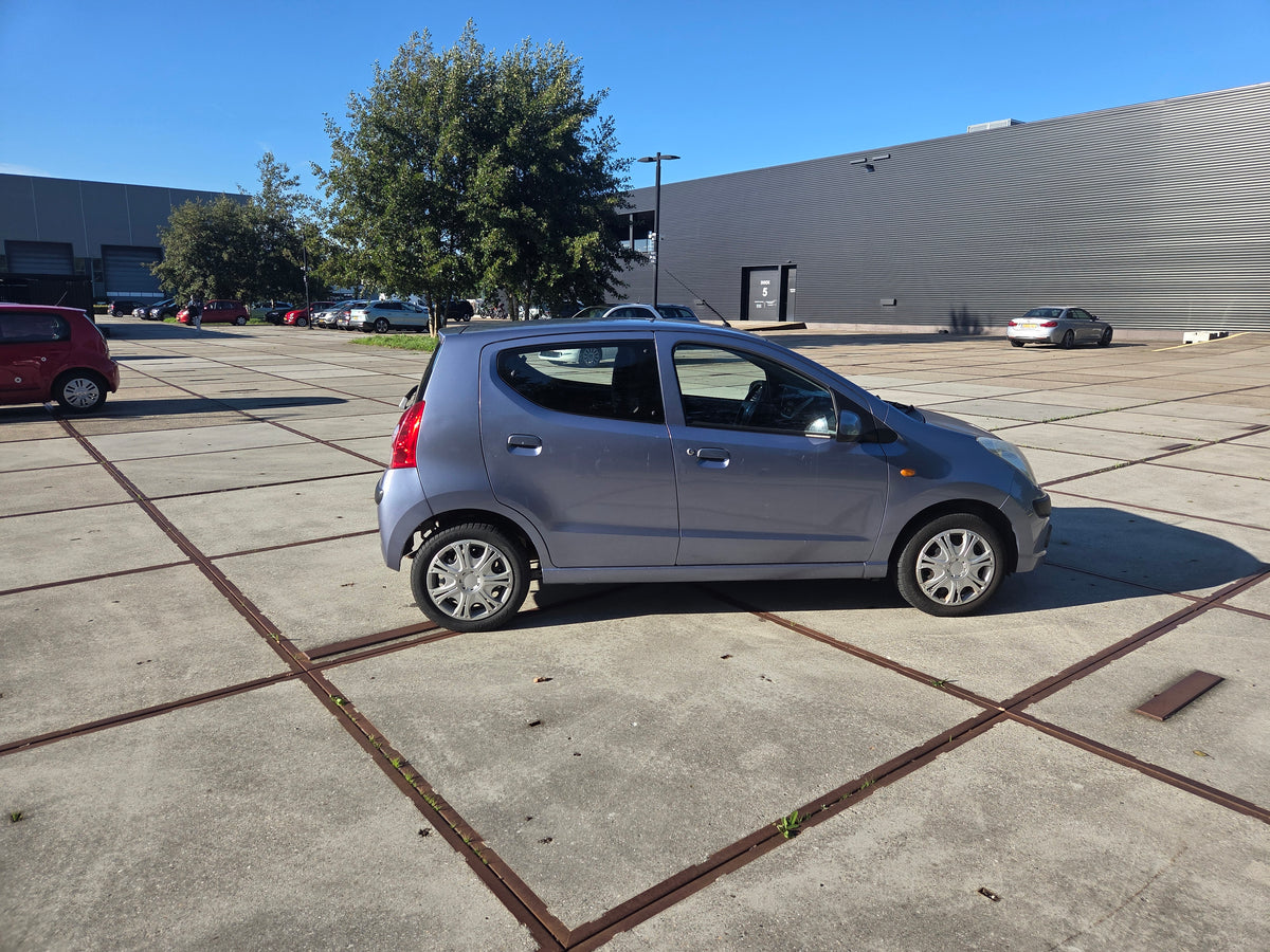 Nissan Pixo